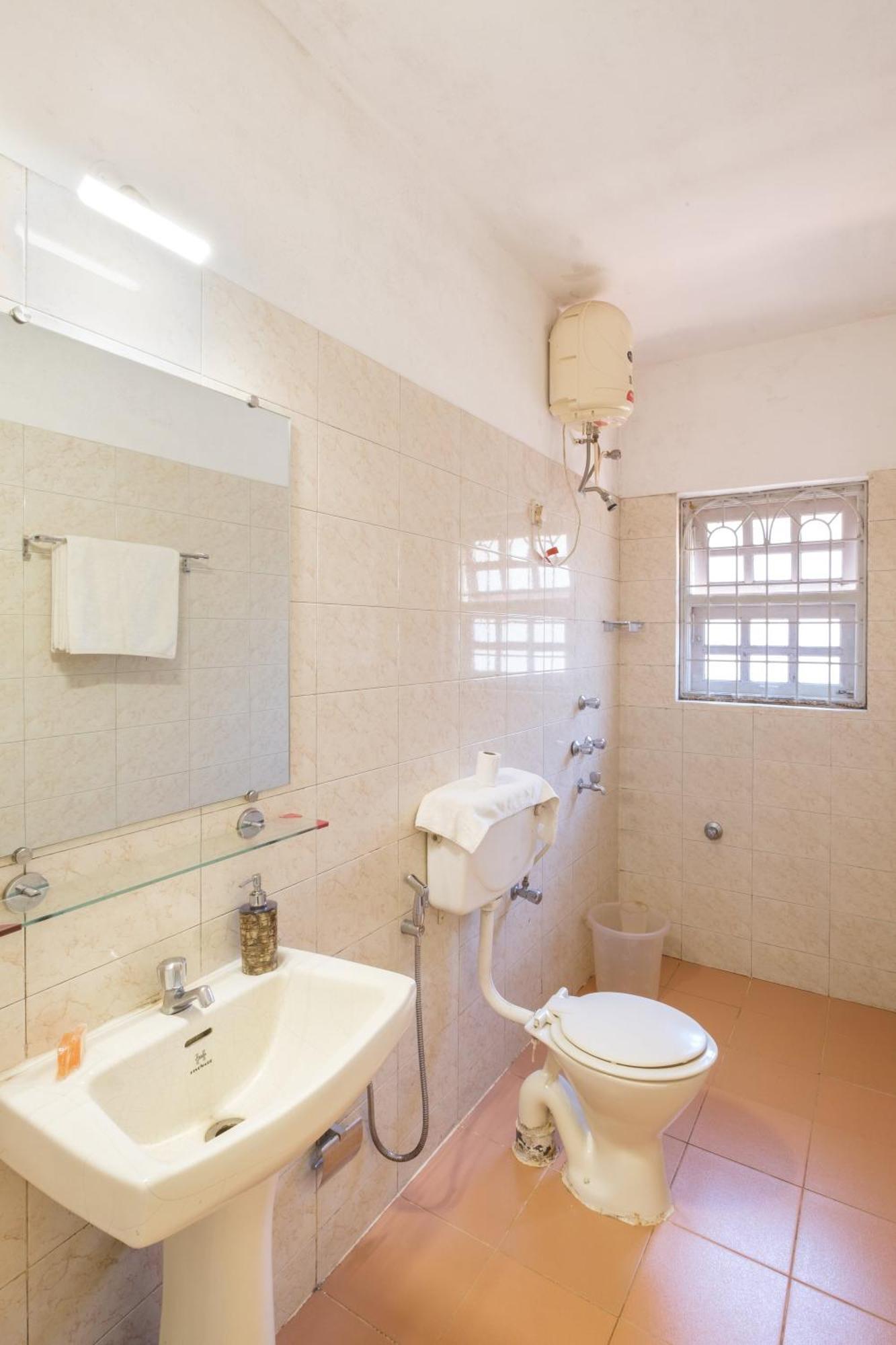 Casa Legend Economy, Calangute Goa Aparthotel Candolim Exterior photo